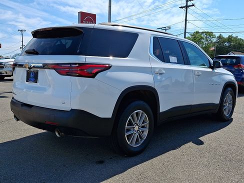 Used 2023 Chevrolet Traverse LT AWD/4WD image 4
