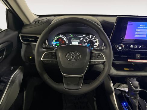 New 2026 Toyota Highlander XLE image 12