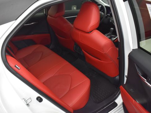 Used 2023 Toyota Camry XSE image 10