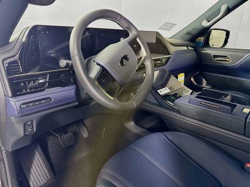 New 2026 INFINITI QX80 4WD w/ Sport Exterior Package image 9