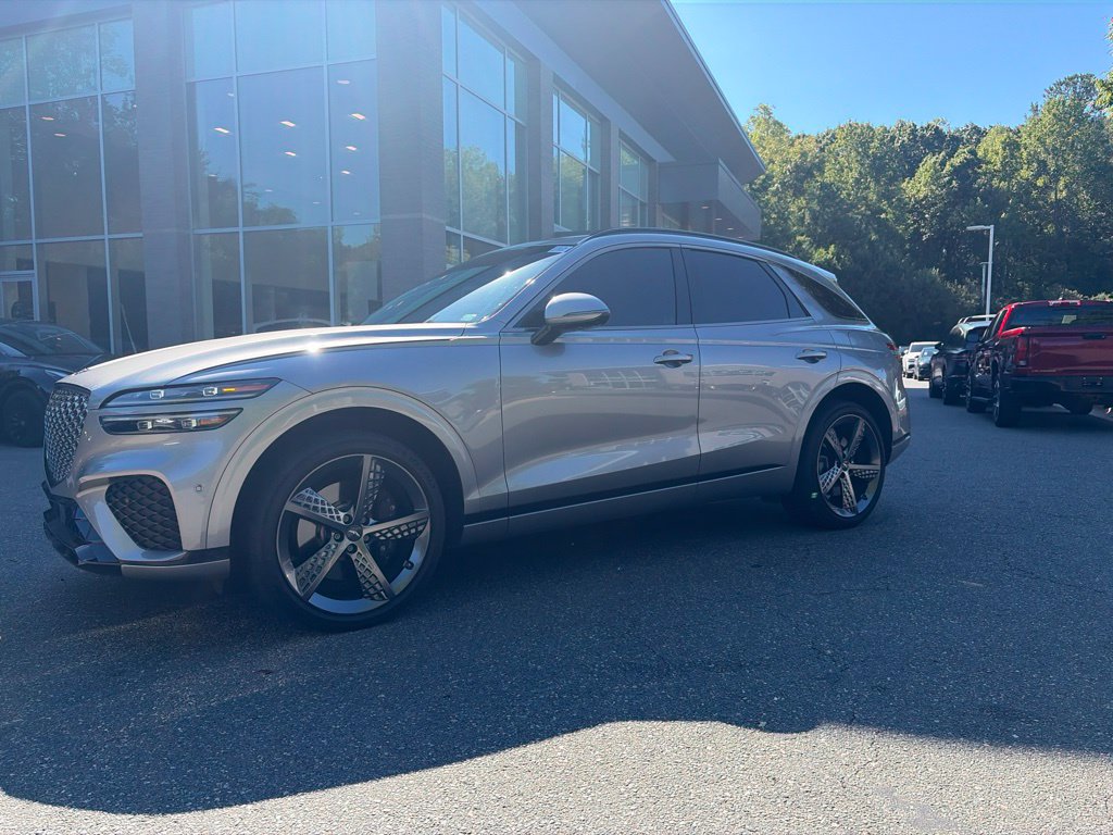 Used 2022 Genesis GV70 3.5T Sport w/ Sport Prestige Package AWD/4WD image 4