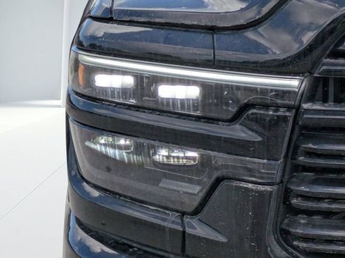 New 2026 RAM 2500 Laramie AWD/4WD image 9