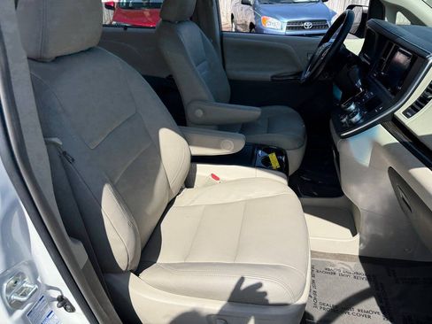 Used 2017 Toyota Sienna XLE AWD Van 3.5L 6-Cyl w/ XLE Navigation Package image 89