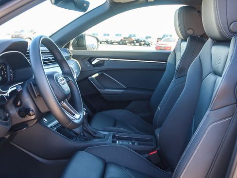 Used 2025 Audi Q3 2.0T Premium image 17