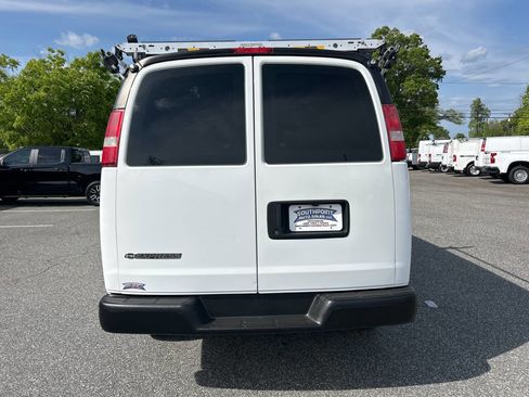 Used 2017 Chevrolet Express 2500 image 5