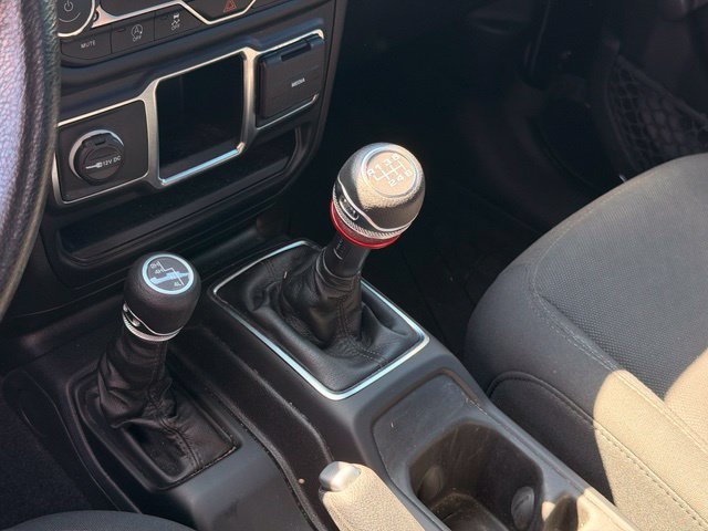 Used 2023 Jeep Gladiator Sport AWD/4WD image 17