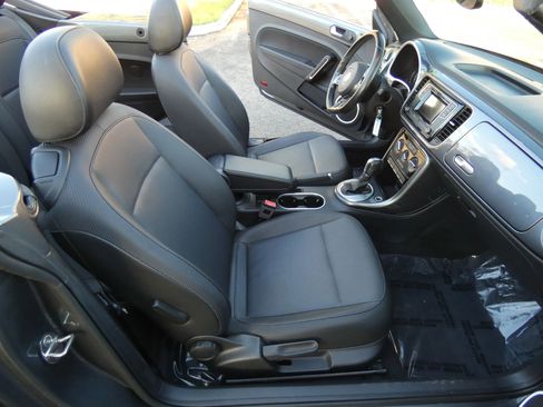 Used 2018 Volkswagen Beetle 2.0T S image 24