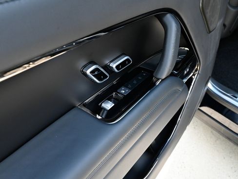 Used 2023 Land Rover Range Rover SV AWD/4WD image 40