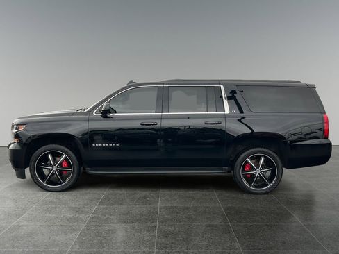 Used 2016 Chevrolet Suburban LT image 4