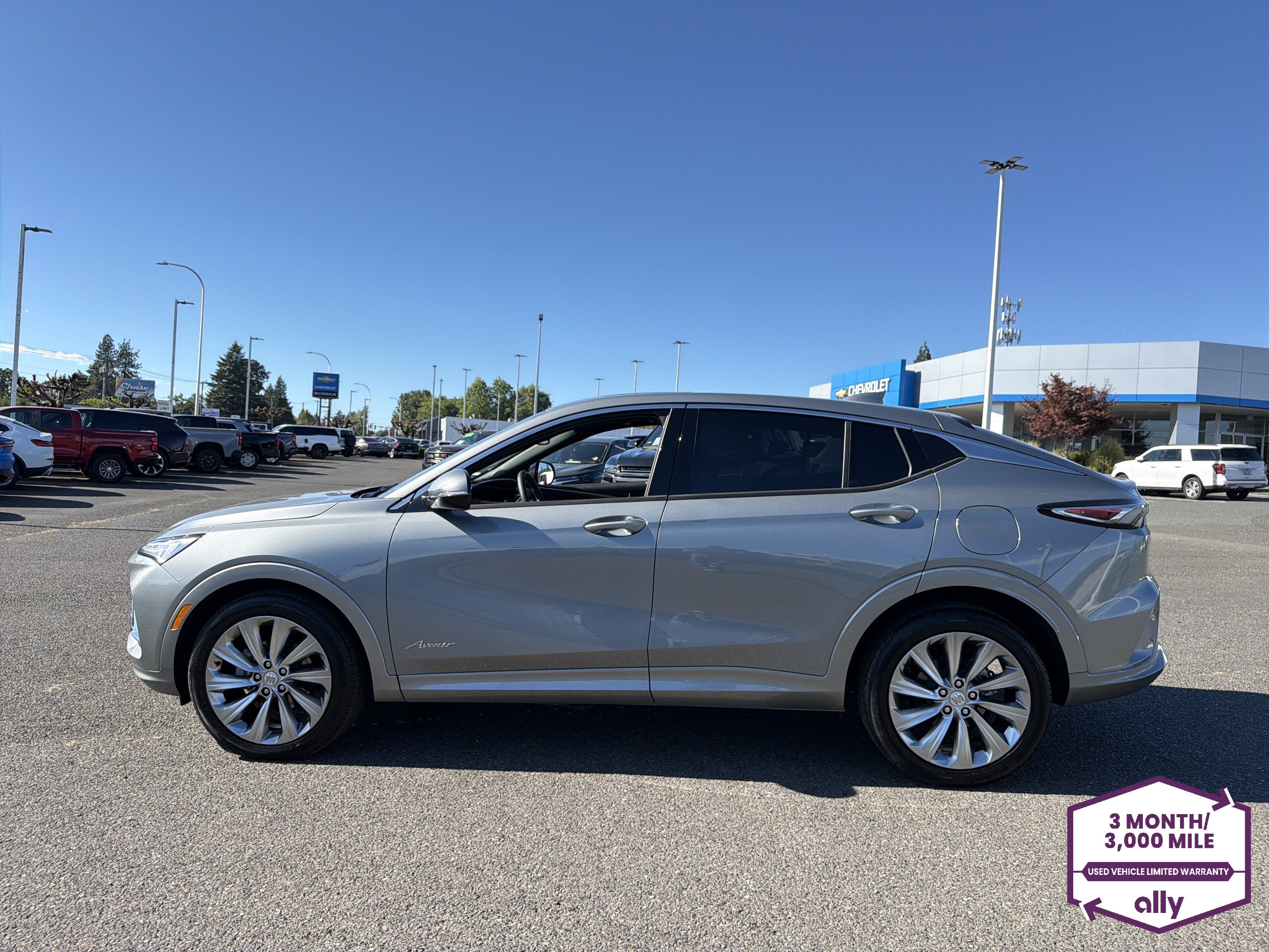 Used 2024 Buick Envista Avenir FWD image 2