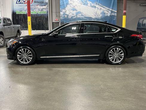 Used 2016 Hyundai Genesis 3.8 RWD image 2