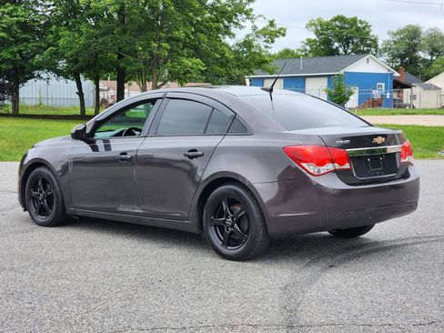 Used 2014 Chevrolet Cruze LS FWD image 3