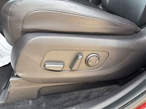 Used 2023 Kia Carnival LX FWD image 18