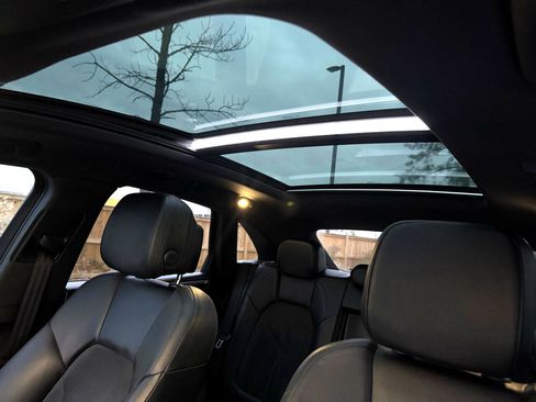 Used 2018 Porsche Macan image 38