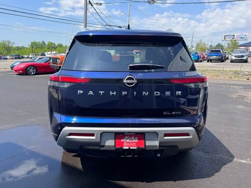 Used 2024 Nissan Pathfinder SL AWD/4WD image 6