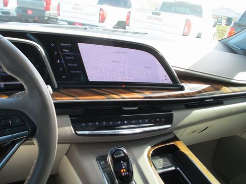 Used 2023 Cadillac Escalade Sport Platinum image 32