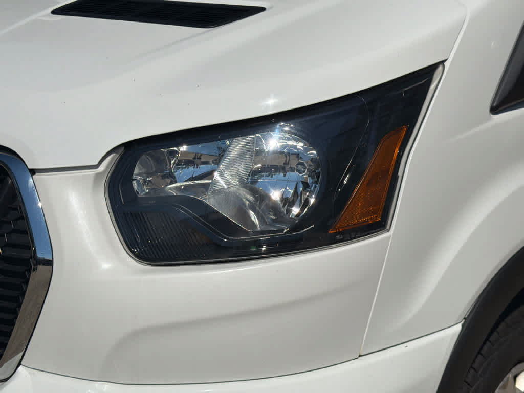 Used 2024 Ford Transit 350 XLT RWD image 4