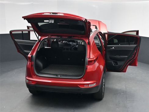 Used 2017 Kia Sportage EX image 18