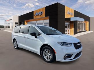 Certified 2024 Chrysler Pacifica Touring-L video 1