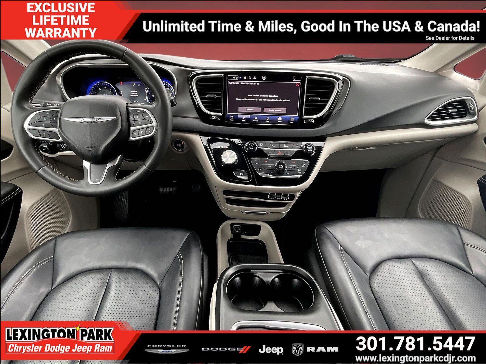Used 2024 Chrysler Pacifica Touring-L FWD image 7