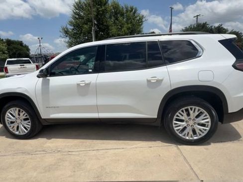 Certified 2026 GMC Acadia Elevation w/ Elevation Premium Package FWD image 5