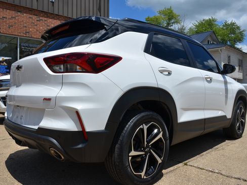 Used 2022 Chevrolet TrailBlazer RS w/ Sun and Liftgate Package AWD/4WD image 4