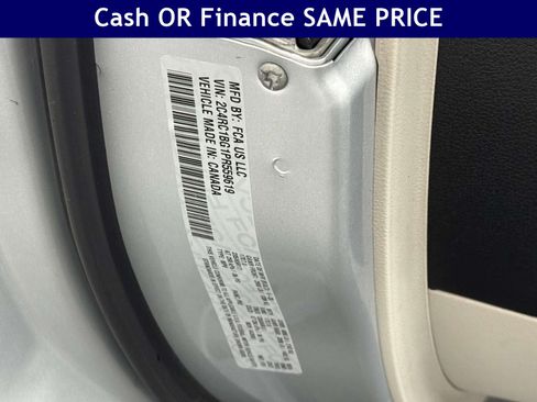 Used 2023 Chrysler Pacifica Touring-L FWD image 19