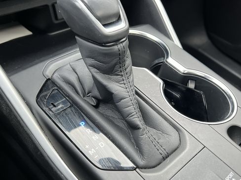 Used 2020 Toyota Highlander XLE image 26