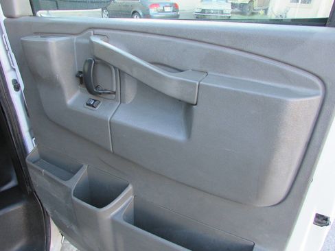 Used 2018 GMC Savana 2500 w/ Driver Convenience Package image 10