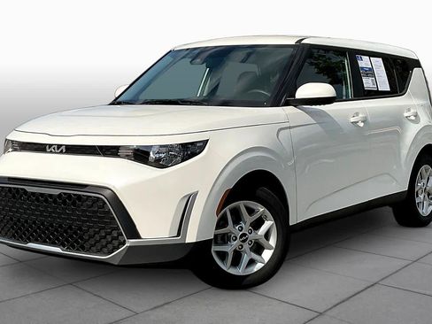 Used 2025 Kia Soul LX w/ LX Technology Package FWD image 1