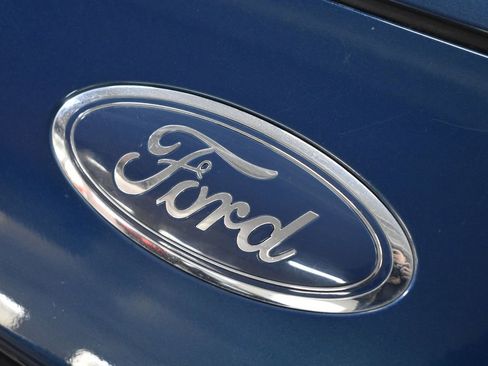 Used 2020 Ford Escape SE image 28