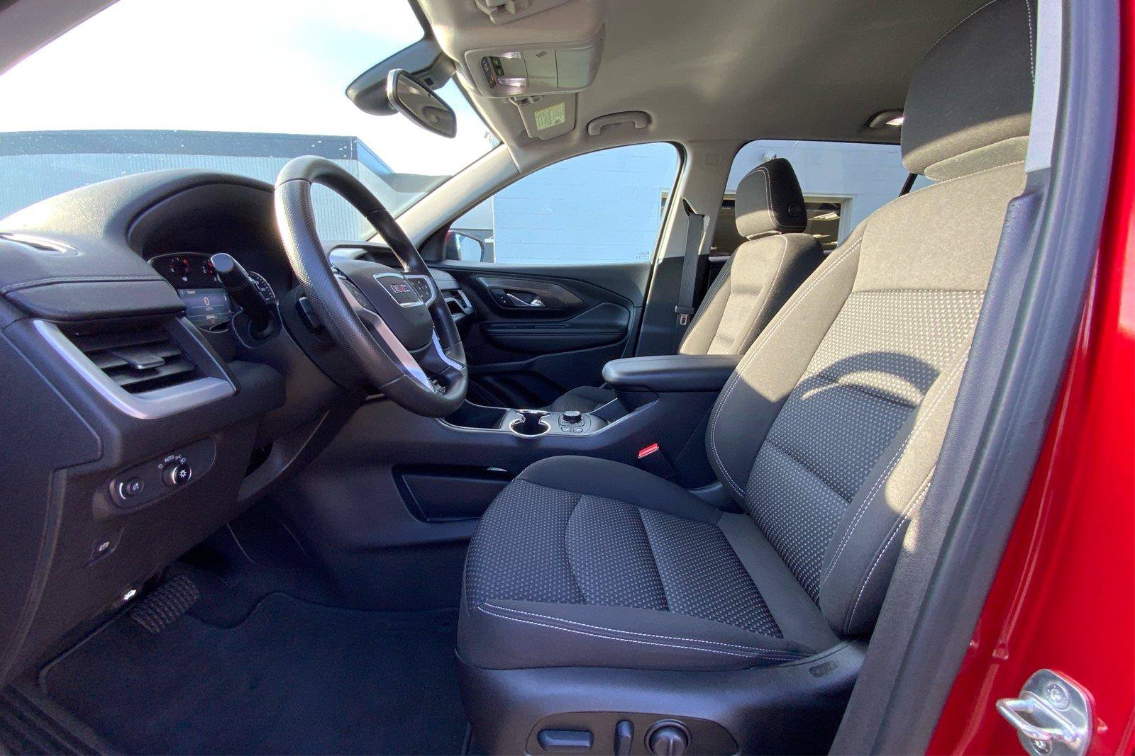 Used 2023 GMC Terrain SLE w/ Driver Convenience Package AWD/4WD image 10