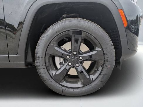 New 2026 Jeep Grand Cherokee L Limited w/ Limited Altitude Package RWD image 11