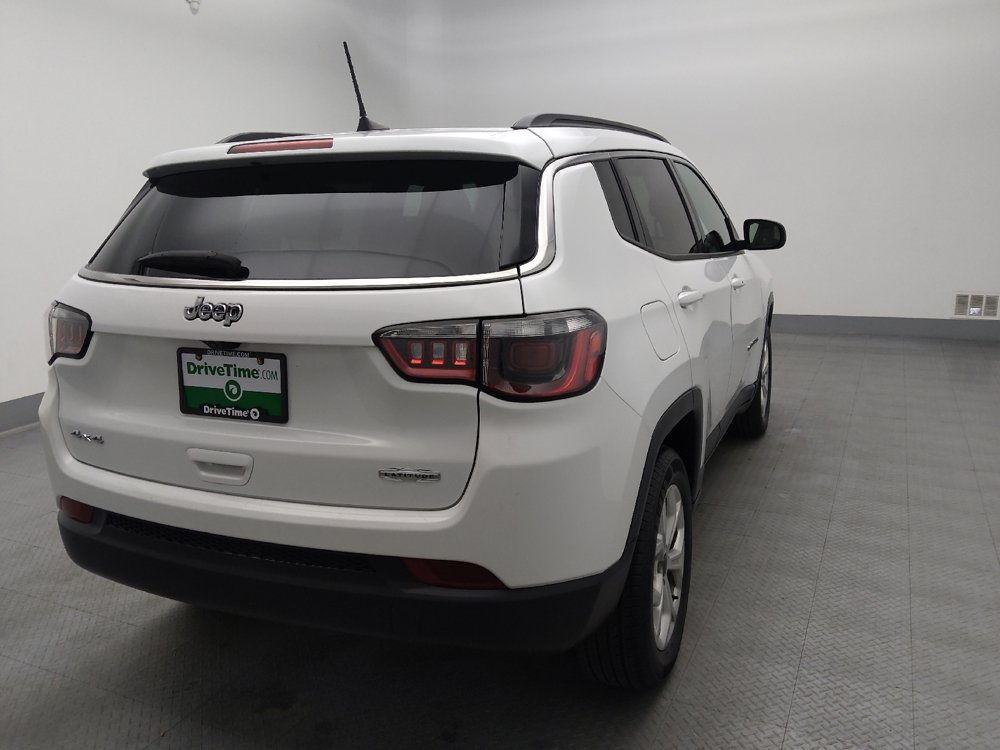 Used 2025 Jeep Compass Latitude w/ Sun & Sound Group AWD/4WD image 7