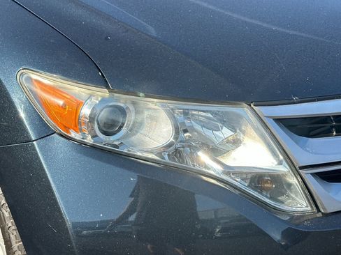 Used 2015 Toyota Venza LE AWD/4WD image 9