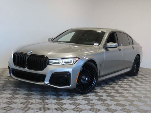 Used 2021 BMW 740i w/ M Sport Package RWD image 1