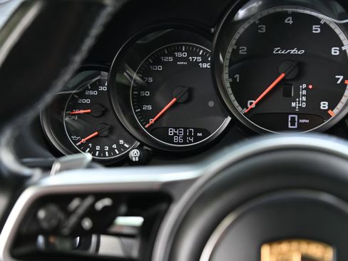 Used 2015 Porsche Cayenne Turbo AWD/4WD image 32
