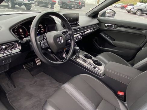 Used 2025 Honda Civic Sport image 13