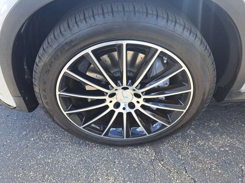 Used 2018 Mercedes-Benz GLC 43 AMG 4MATIC image 35