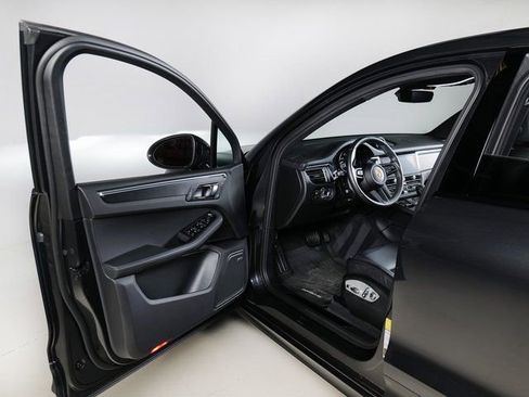 Certified 2022 Porsche Macan GTS AWD/4WD image 29