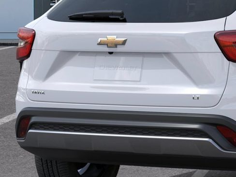New 2026 Chevrolet Trax LT FWD image 14