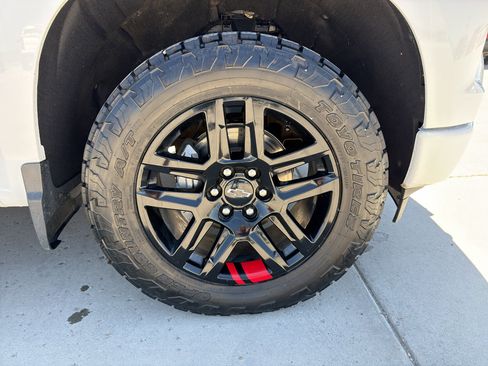 Used 2023 Chevrolet Silverado 1500 RST w/ Redline Edition AWD/4WD image 25