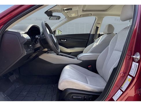 Used 2023 Honda Accord EX image 9