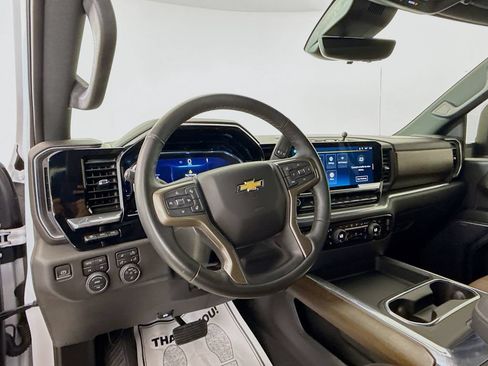 Used 2024 Chevrolet Silverado 2500 High Country w/ High Country Premium Package AWD/4WD image 9