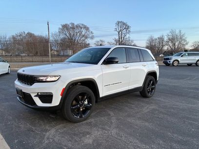 Used 2023 Jeep Grand Cherokee Limited w/ Black Appearance Package