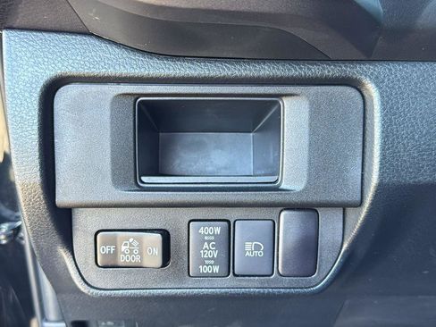 Used 2019 Toyota Tacoma TRD Off-Road image 12