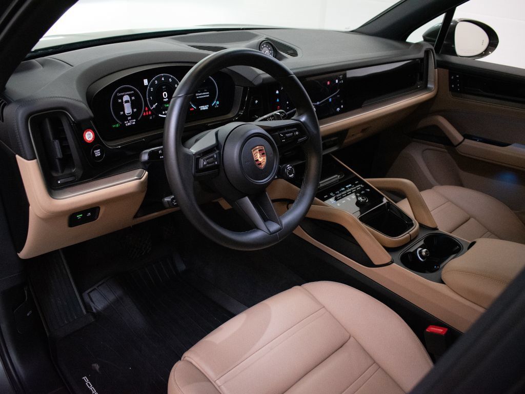 Certified 2026 Porsche Cayenne S AWD/4WD image 4