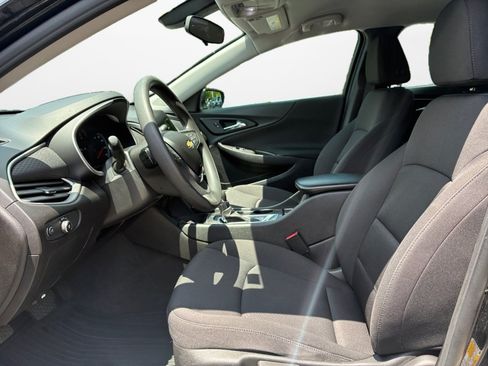 Used 2021 Chevrolet Malibu LS FWD image 9