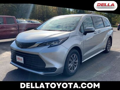 Used 2021 Toyota Sienna LE