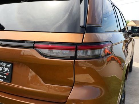 New 2026 Jeep Grand Cherokee Limited AWD/4WD image 38